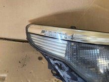 Laden Sie das Bild in den Galerie-Viewer, Frontscheinwerfer BMW 5 E60 E61 15872400 Rechts Scheinwerfer Headlight SCH1043053509xz