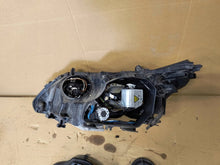 Laden Sie das Bild in den Galerie-Viewer, Frontscheinwerfer BMW 5 E60 E61 15872400 Rechts Scheinwerfer Headlight SCH1043053509xz