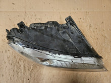 Load image into Gallery viewer, Frontscheinwerfer Volvo S80 V70 II 31420014 Xenon Rechts Scheinwerfer Headlight SCH1044929031ly