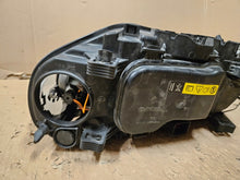Load image into Gallery viewer, Frontscheinwerfer Volvo S80 V70 II 31420014 Xenon Rechts Scheinwerfer Headlight SCH1044929031ly