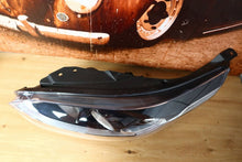 Load image into Gallery viewer, Frontscheinwerfer Kia Ceed J792121010 Links Scheinwerfer Headlight SCH1046077148pd