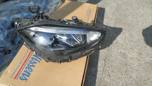 Laden Sie das Bild in den Galerie-Viewer, Frontscheinwerfer Mercedes-Benz W206 A2069066204 LED Rechts Headlight SCH1063769406ik