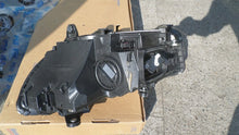 Laden Sie das Bild in den Galerie-Viewer, Frontscheinwerfer Mercedes-Benz W206 A2069066204 LED Rechts Headlight SCH1063769406ik