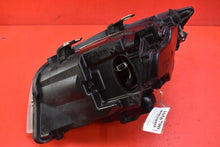 Laden Sie das Bild in den Galerie-Viewer, Frontscheinwerfer BMW E91 E90 1056790-6942738 Rechts Scheinwerfer Headlight SCH1070807166sh
