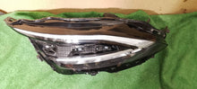 Laden Sie das Bild in den Galerie-Viewer, Frontscheinwerfer Nissan Qashqai I J12 1008002J Links Scheinwerfer Headlight SCH1073138124sp