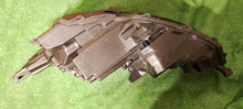 Laden Sie das Bild in den Galerie-Viewer, Frontscheinwerfer Nissan Qashqai I J12 1008002J Links Scheinwerfer Headlight SCH1073138124sp