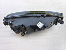 Laden Sie das Bild in den Galerie-Viewer, Frontscheinwerfer Skoda Octavia IV 5E4941009 Links Scheinwerfer Headlight SCH1093921439wi