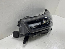 Laden Sie das Bild in den Galerie-Viewer, Frontscheinwerfer Toyota Hilux VIII 0K-183 Links Scheinwerfer Headlight SCH1098913962mw