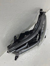 Laden Sie das Bild in den Galerie-Viewer, Frontscheinwerfer Toyota Hilux VIII 0K-183 Links Scheinwerfer Headlight SCH1098913962mw