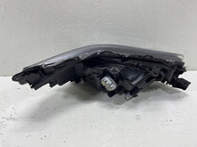 Laden Sie das Bild in den Galerie-Viewer, Frontscheinwerfer Toyota Hilux VIII 0K-183 Links Scheinwerfer Headlight SCH1098913962mw