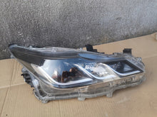 Load image into Gallery viewer, Frontscheinwerfer Toyota Corolla 81110-02T31 Rechts Scheinwerfer Headlight SCH1099267344bp