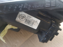 Load image into Gallery viewer, Frontscheinwerfer Toyota Corolla 81110-02T31 Rechts Scheinwerfer Headlight SCH1099267344bp