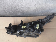 Load image into Gallery viewer, Frontscheinwerfer Toyota Corolla 81110-02T31 Rechts Scheinwerfer Headlight SCH1099267344bp