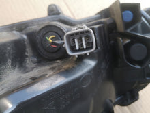 Load image into Gallery viewer, Frontscheinwerfer Toyota Corolla 81110-02T31 Rechts Scheinwerfer Headlight SCH1099267344bp