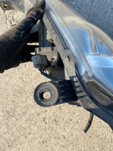 Laden Sie das Bild in den Galerie-Viewer, Frontscheinwerfer Nissan Murano I Z50 100-63800 Rechts Scheinwerfer Headlight SCH1103428354xi