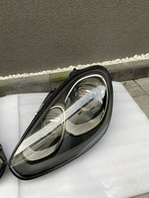 Laden Sie das Bild in den Galerie-Viewer, Frontscheinwerfer Porsche Cayenne 7P5941751H 7P1941752H Ein Satz Headlight SCH1103978024ov