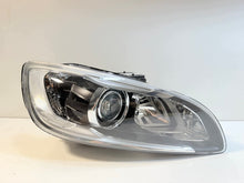 Laden Sie das Bild in den Galerie-Viewer, Frontscheinwerfer Volvo V60 S60 31420254 Rechts Scheinwerfer Headlight SCH1110539729yw