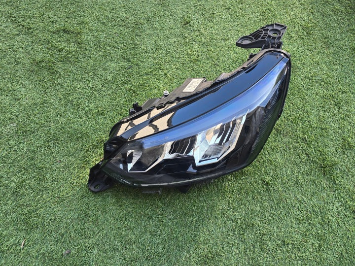 Frontscheinwerfer Peugeot 2008 9833036380 Links Scheinwerfer Headlight SCH1111710754dk