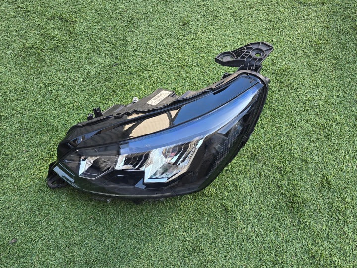 Frontscheinwerfer Peugeot 2008 9833036380 Links Scheinwerfer Headlight SCH1111710754dk