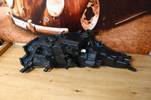 Load image into Gallery viewer, Frontscheinwerfer Toyota Yaris EUK0-8 Links Scheinwerfer Headlight SCH1114277570mn