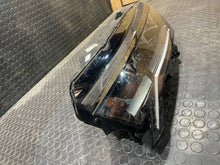 Laden Sie das Bild in den Galerie-Viewer, Frontscheinwerfer Skoda Octavia IV 5E4941009 Links Scheinwerfer Headlight SCH1119714029ju