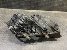 Laden Sie das Bild in den Galerie-Viewer, Frontscheinwerfer Skoda Octavia IV 5E4941009 Links Scheinwerfer Headlight SCH1119714029ju