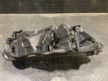 Laden Sie das Bild in den Galerie-Viewer, Frontscheinwerfer Skoda Octavia IV 5E4941009 Links Scheinwerfer Headlight SCH1119714029ju