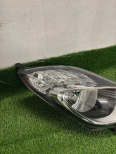 Laden Sie das Bild in den Galerie-Viewer, Frontscheinwerfer Hyundai Ix20 20102015 Ein Satz Scheinwerfer Headlight SCH1120916719oe