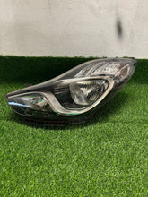 Laden Sie das Bild in den Galerie-Viewer, Frontscheinwerfer Hyundai Ix20 20102015 Ein Satz Scheinwerfer Headlight SCH1120916719oe