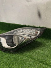 Laden Sie das Bild in den Galerie-Viewer, Frontscheinwerfer Hyundai Ix20 20102015 Ein Satz Scheinwerfer Headlight SCH1120916719oe