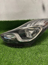 Laden Sie das Bild in den Galerie-Viewer, Frontscheinwerfer Hyundai Ix20 20102015 Ein Satz Scheinwerfer Headlight SCH1120916719oe