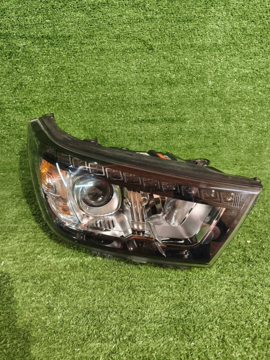 Frontscheinwerfer Ssangyong Tivoli 8310235B00 Rechts Scheinwerfer Headlight SCH1122674759ee