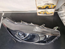 Laden Sie das Bild in den Galerie-Viewer, Frontscheinwerfer Toyota Yaris K0-6EU Rechts Scheinwerfer Headlight SCH1126207020dt