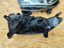 Load image into Gallery viewer, Frontscheinwerfer Renault Kadjar 260600479R 260103903R Ein Satz Headlight SCH1127017297ma