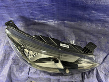 Laden Sie das Bild in den Galerie-Viewer, Frontscheinwerfer Ford Focus MX7B-13E014-CE Rechts Scheinwerfer Headlight SCH1128821318di