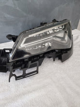 Load image into Gallery viewer, Frontscheinwerfer Seat Ateca 576941007D LED Links Scheinwerfer Headlight SCH1129245035mr