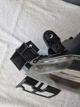 Load image into Gallery viewer, Frontscheinwerfer Seat Ateca 576941007D LED Links Scheinwerfer Headlight SCH1129245035mr