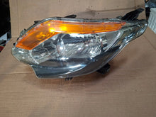 Laden Sie das Bild in den Galerie-Viewer, Frontscheinwerfer Mitsubishi L200 8301C729 Links Scheinwerfer Headlight SCH1129970739bm