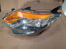 Laden Sie das Bild in den Galerie-Viewer, Frontscheinwerfer Mitsubishi L200 8301C729 Links Scheinwerfer Headlight SCH1129970739bm