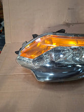 Laden Sie das Bild in den Galerie-Viewer, Frontscheinwerfer Mitsubishi L200 8301C729 Links Scheinwerfer Headlight SCH1129970739bm