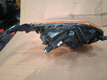 Laden Sie das Bild in den Galerie-Viewer, Frontscheinwerfer Mitsubishi L200 8301C729 Links Scheinwerfer Headlight SCH1129970739bm