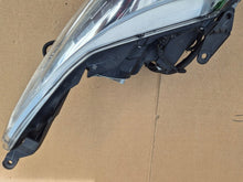 Load image into Gallery viewer, Frontscheinwerfer Toyota Avensis 85122000 Xenon Links Scheinwerfer Headlight SCH1147208041az