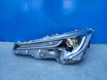 Laden Sie das Bild in den Galerie-Viewer, Frontscheinwerfer Toyota Corolla 81150-02S70 Links Scheinwerfer Headlight SCH1176237061oy