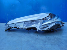 Laden Sie das Bild in den Galerie-Viewer, Frontscheinwerfer Toyota Corolla 81150-02S70 Links Scheinwerfer Headlight SCH1176237061oy