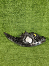Laden Sie das Bild in den Galerie-Viewer, Frontscheinwerfer Kia Ceed 92101A2260 Links Scheinwerfer Headlight SCH1179891043gf