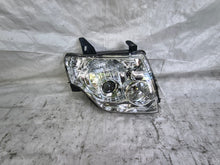 Laden Sie das Bild in den Galerie-Viewer, Frontscheinwerfer Mitsubishi Pajero IV 100-67018 Xenon Rechts Headlight SCH1188273626ji