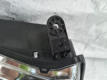 Laden Sie das Bild in den Galerie-Viewer, Frontscheinwerfer Mitsubishi Pajero IV 100-67018 Xenon Rechts Headlight SCH1188273626ji