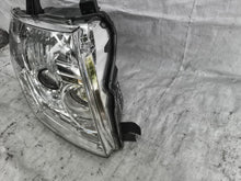 Laden Sie das Bild in den Galerie-Viewer, Frontscheinwerfer Mitsubishi Pajero IV 100-67018 Xenon Rechts Headlight SCH1188273626ji