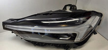 Laden Sie das Bild in den Galerie-Viewer, Frontscheinwerfer Volvo 31420411 LED Links Scheinwerfer Headlight SCH1197416883it