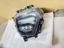 Laden Sie das Bild in den Galerie-Viewer, Frontscheinwerfer Kia I E-92202J2 Rechts Scheinwerfer Headlight SCH1199092204kp